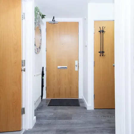 Waters Edge Apartment Manchester Exterior photo